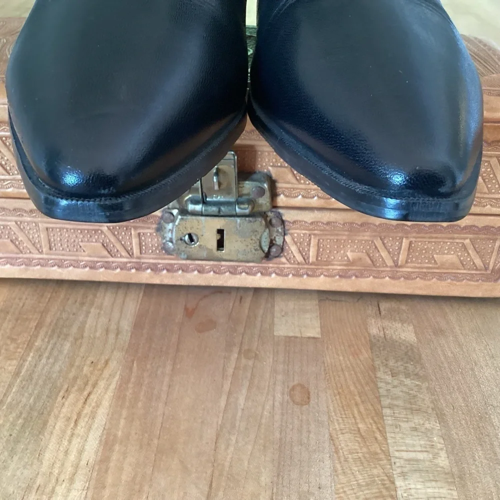 IPANEMA Uruguay black leather pointed toe western 1.25” heel gaucho booties 8.5